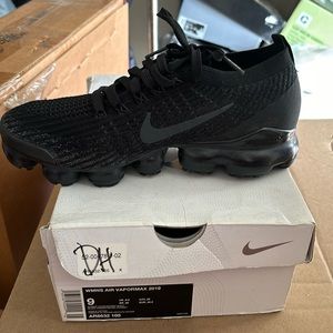 Woman shoe no smell great condition